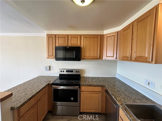 2037 Coast Hwy, Laguna Beach CA: https://media.crmls.org/medias/ad0f18c9-30c9-44db-a18c-c08649835b22.jpg
