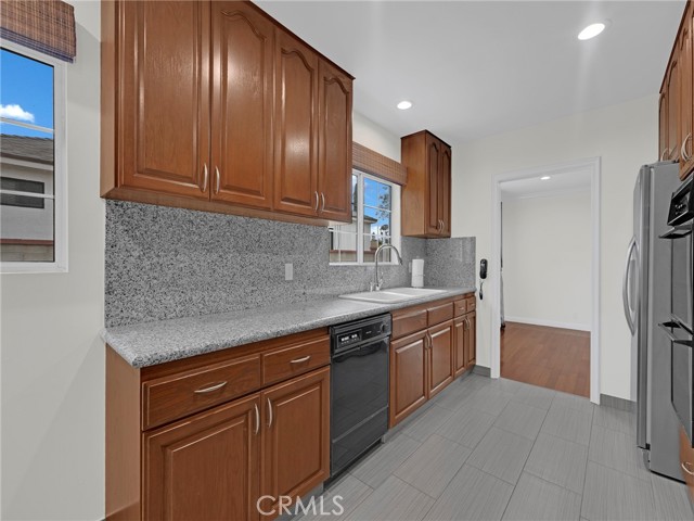 Detail Gallery Image 13 of 28 For 6249 Beeman Ave, North Hollywood,  CA 91606 - 3 Beds | 2 Baths