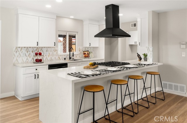1905 Davis Street, Corona CA: https://media.crmls.org/medias/ad0f63b8-a416-4456-aa26-908d12de4c86.jpg