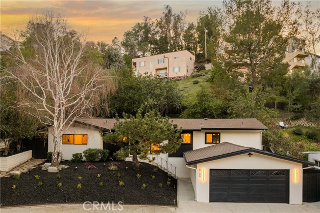 Detail Gallery Image 3 of 44 For 5105 Tendilla, Woodland Hills,  CA 91364 - 3 Beds | 2 Baths