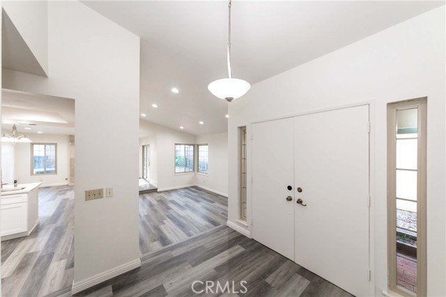 Detail Gallery Image 9 of 33 For 2518 Greenwich Dr, Fullerton,  CA 92833 - 3 Beds | 2 Baths