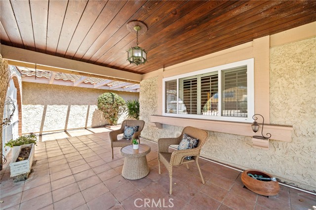 19352 Sailwind Lane, Huntington Beach CA: https://media.crmls.org/medias/ad1064a5-6d51-4a5a-a555-71b80d03d4f4.jpg