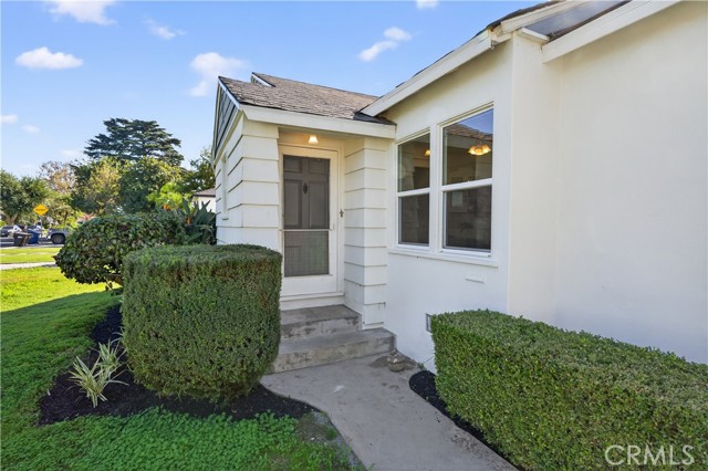 Detail Gallery Image 4 of 49 For 10818 Loch Avon, Whittier,  CA 90606 - 3 Beds | 2 Baths