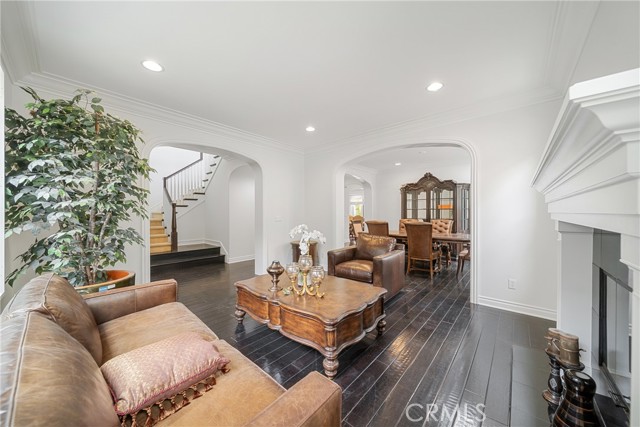 Detail Gallery Image 3 of 36 For 28 Townsend, Irvine,  CA 92620 - 5 Beds | 5/1 Baths