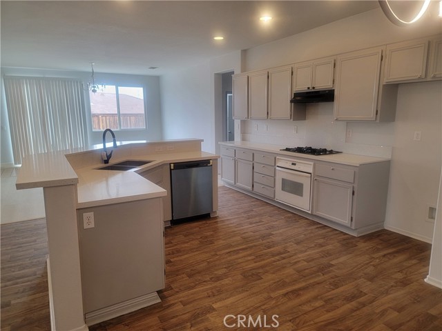 Detail Gallery Image 6 of 45 For 12912 Amador St, Victorville,  CA 92392 - 4 Beds | 2 Baths
