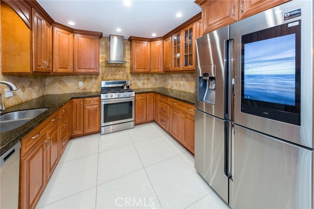 537 West Stocker Street, 9 photo 7