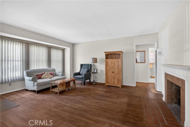 Detail Gallery Image 3 of 42 For 4904 W 121 St, Hawthorne,  CA 90250 - 4 Beds | 2 Baths