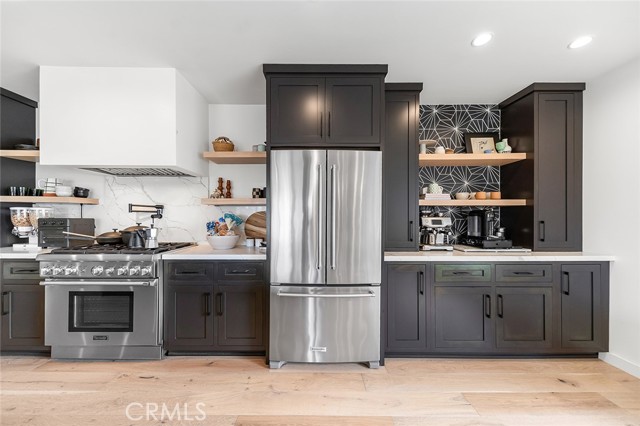 Detail Gallery Image 5 of 42 For 5681 E. Colorado St, Long Beach,  CA 90814 - 3 Beds | 2/1 Baths