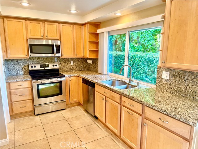 Detail Gallery Image 10 of 28 For 5260 Duenas, Laguna Woods,  CA 92637 - 3 Beds | 2 Baths