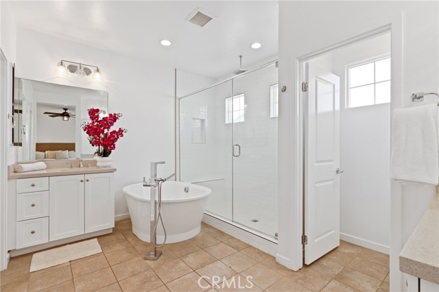 403 Aura Drive, Costa Mesa CA: https://media.crmls.org/medias/ad16897c-49db-4143-9501-6460e2f1abc0.jpg
