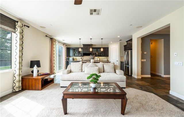 Detail Gallery Image 8 of 35 For 13985 Riverglen, Corona,  CA 92880 - 5 Beds | 3/1 Baths