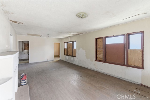 Detail Gallery Image 3 of 16 For 2064 Myrtle, Long Beach,  CA 90806 - 2 Beds | 1 Baths