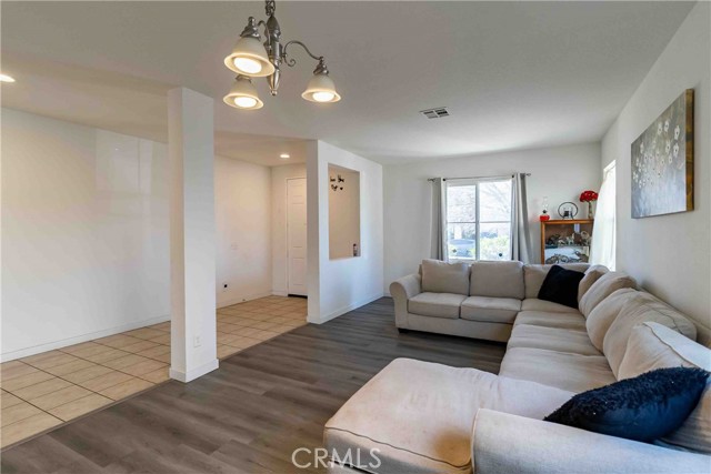 Detail Gallery Image 10 of 51 For 14761 Coachman, Victorville,  CA 92394 - 3 Beds | 2/1 Baths