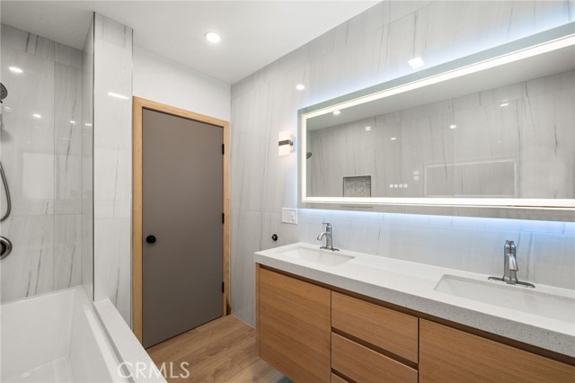 325 N Madison Avenue, Monrovia CA: https://media.crmls.org/medias/ad18bed9-7118-4ea2-9fe9-5b0ebaafbbbe.jpg