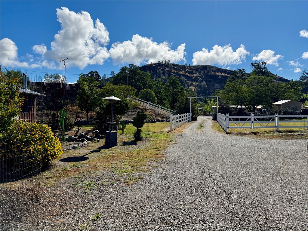 https://media.crmls.org/medias/ad1ab074-252e-41a6-a580-74f515345857.jpg?preset=X-Large