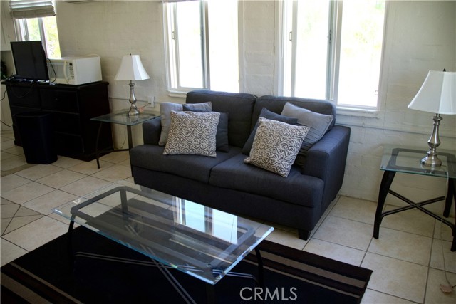 73514 Desert Trail Drive, 29 Palms CA: https://media.crmls.org/medias/ad1b6a77-3a05-4087-a72a-44bef95b3899.jpg