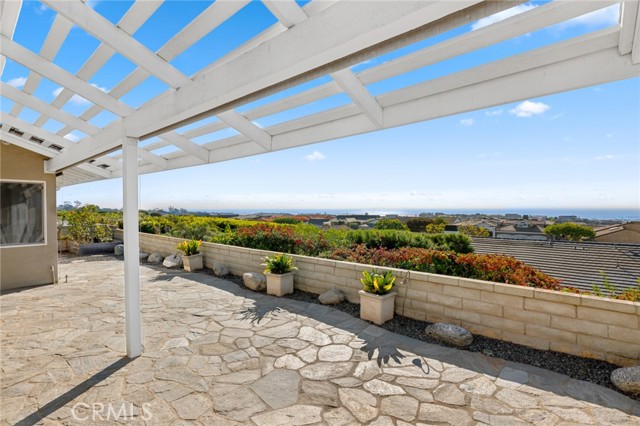 Detail Gallery Image 7 of 33 For 1401 Seacrest Dr, Corona Del Mar,  CA 92625 - 4 Beds | 3 Baths