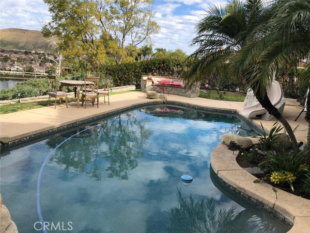 287 Goldenwood Circle, Simi Valley CA: https://media.crmls.org/medias/ad1bc4ee-28cf-4c6c-b848-1ff95c80a956.jpg