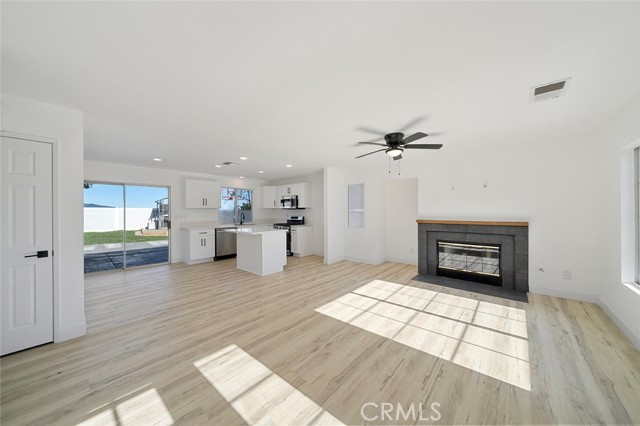 Detail Gallery Image 6 of 29 For 27551 Eastwind Dr, Corona,  CA 92883 - 3 Beds | 2 Baths