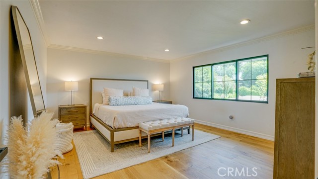 22914 Gershwin Drive, Woodland Hills CA: https://media.crmls.org/medias/ad1c3bcd-0592-42f7-9055-fb5b593dfe49.jpg