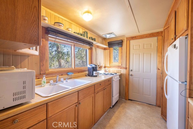 Detail Gallery Image 18 of 35 For 75 Metcalf Creek Trl, Big Bear Lake,  CA 92315 - 2 Beds | 1 Baths