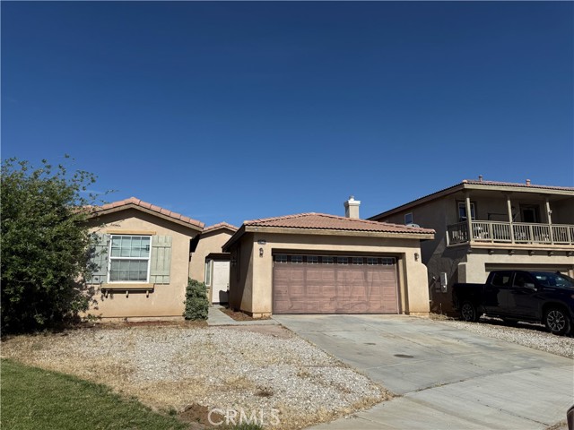 Detail Gallery Image 1 of 19 For 11946 Russell Ct, Victorville,  CA 92392 - 3 Beds | 2 Baths