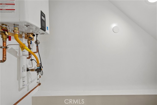 Detail Gallery Image 25 of 33 For 6920 1/2 Loma Verde, Canoga Park,  CA 91303 - 3 Beds | 3 Baths