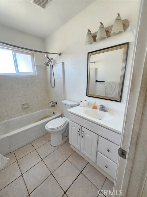 11874 Yates Avenue, Adelanto, California 92301, 2 Bedrooms Bedrooms, ,1 BathroomBathrooms,Single Family Residence,For Sale,Yates,HD25039081