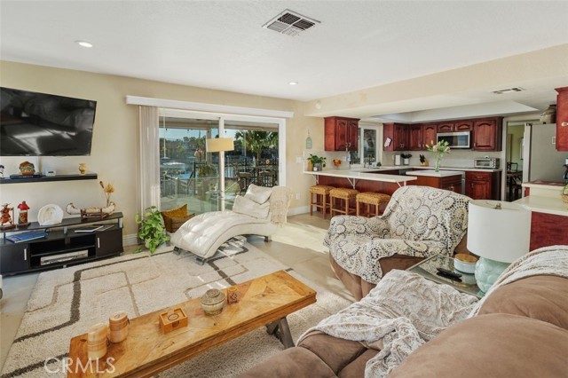 Detail Gallery Image 9 of 38 For 30249 Point Marina Dr, Canyon Lake,  CA 92587 - 3 Beds | 2/1 Baths