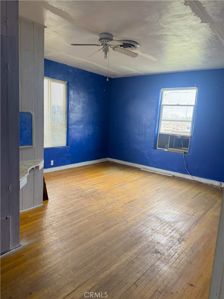 https://media.crmls.org/medias/ad1ec3a6-5423-46cb-94b9-d62198efcfbc.jpg?preset=X-Large