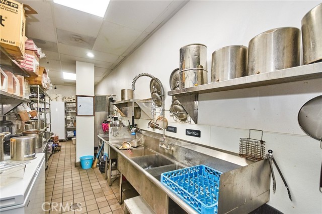 0 400 Disney Way, Anaheim CA: https://media.crmls.org/medias/ad1f3141-1039-485b-ad27-8aafd1710ce0.jpg