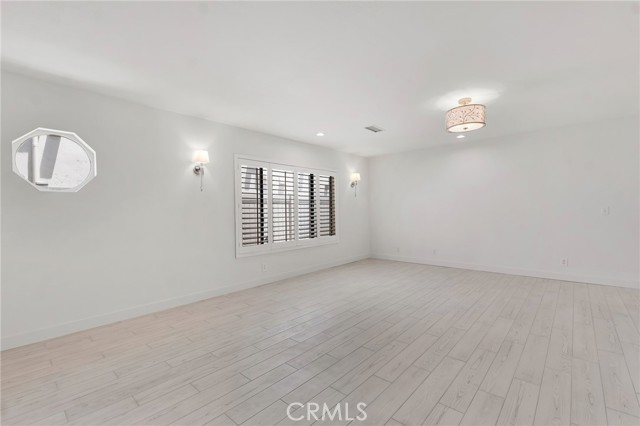 221 Acacia Lane, Newbury Park CA: https://media.crmls.org/medias/ad1f93bf-5014-4e89-aa93-2952255adcb1.jpg