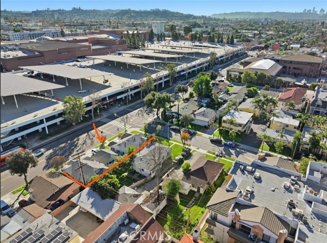 Detail Gallery Image 4 of 7 For 401 Hawthorne St, Glendale,  CA 91204 - 4 Beds | 2 Baths