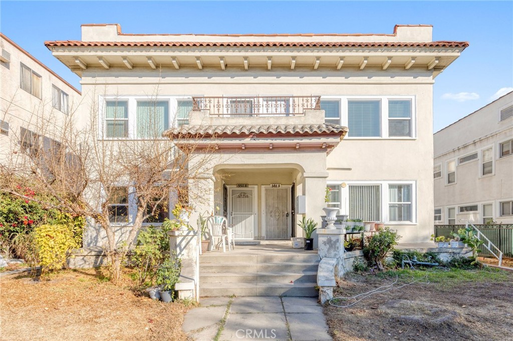 550 N Kenmore Avenue #1/2