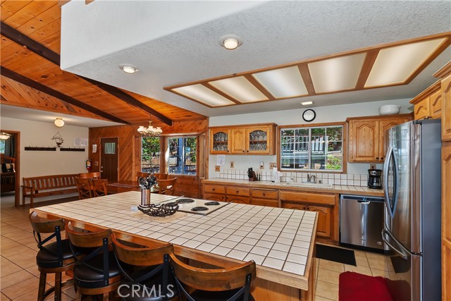 Detail Gallery Image 11 of 46 For 43659 Wolf Rd, Big Bear Lake,  CA 92315 - 4 Beds | 2 Baths
