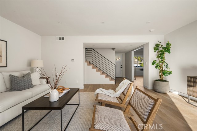 Detail Gallery Image 4 of 29 For 19010 Gunlock, Carson,  CA 90746 - 5 Beds | 3 Baths