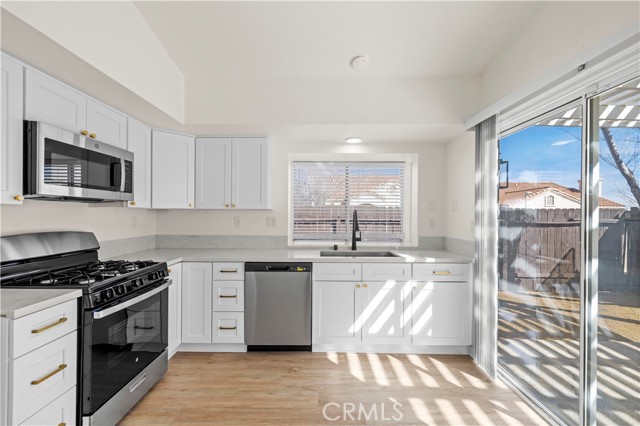 Detail Gallery Image 11 of 49 For 37744 Harvey St, Palmdale,  CA 93550 - 3 Beds | 2 Baths