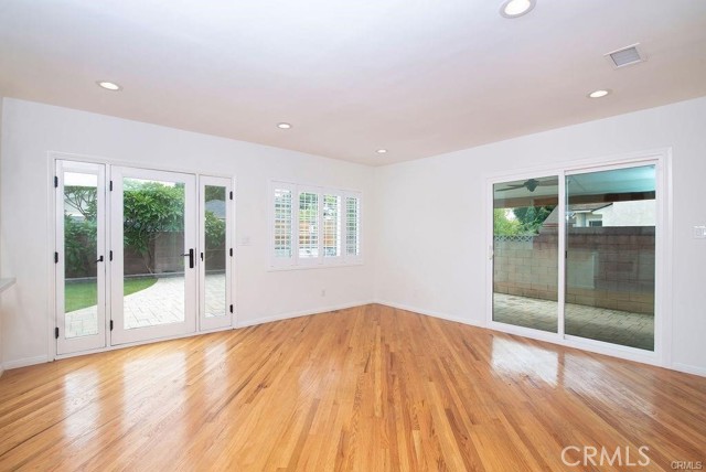 Image 14 of 31 For 3628 Lomina Avenue