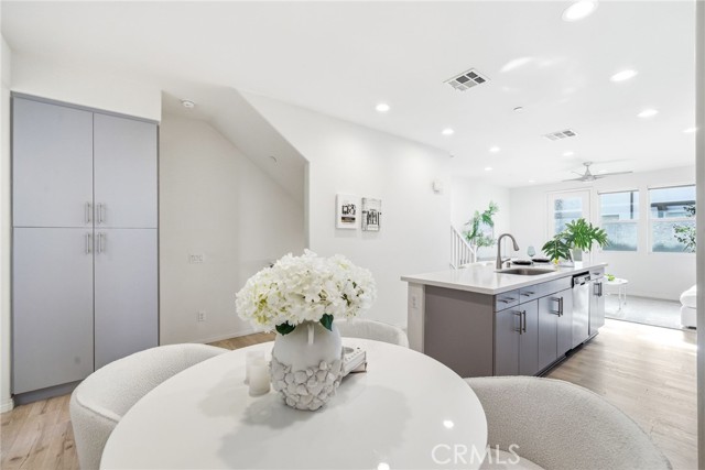 Detail Gallery Image 6 of 49 For 11130 Legion Loop #105,  El Monte,  CA 91731 - 3 Beds | 3 Baths