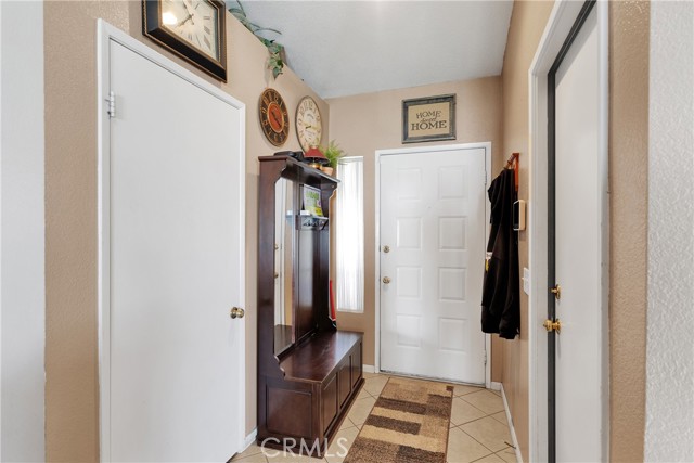 Detail Gallery Image 6 of 38 For 12231 Jason Ln, Victorville,  CA 92395 - 3 Beds | 2 Baths