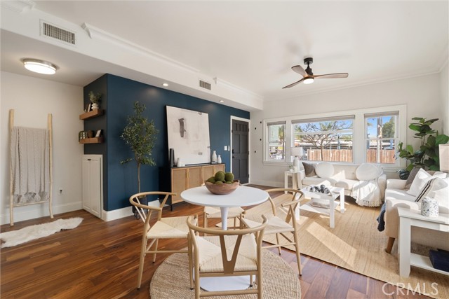 Detail Gallery Image 4 of 17 For 2546 E 10th, Long Beach,  CA 90804 - 2 Beds | 2 Baths