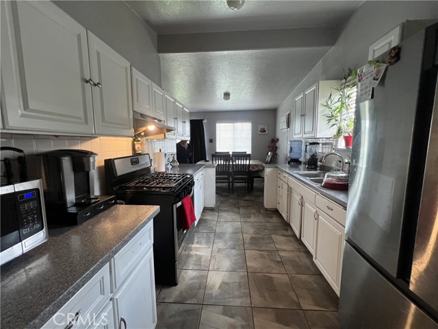Detail Gallery Image 12 of 23 For 527 E King St, Rialto,  CA 92376 - 3 Beds | 2 Baths