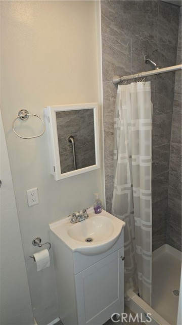 Detail Gallery Image 14 of 27 For 416 W Lexington Dr, Glendale,  CA 91203 - 3 Beds | 2 Baths