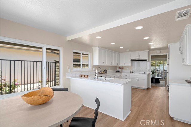 Detail Gallery Image 13 of 34 For 31 Carmel Bay Dr, Corona Del Mar,  CA 92625 - 4 Beds | 2/1 Baths