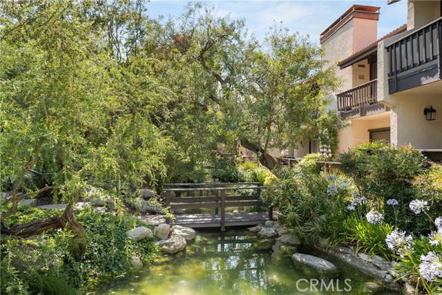 21730 Marylee Street, Woodland Hills CA: https://media.crmls.org/medias/ad27b98e-5d18-44ce-8b7b-f7ede9d3ca51.jpg