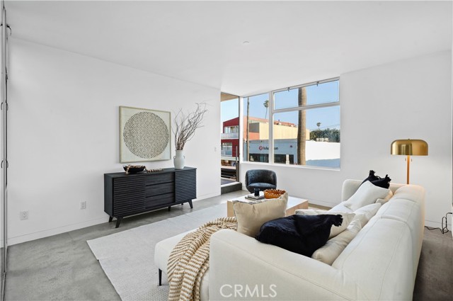 1121 Abbot Kinney Boulevard, Venice CA: https://media.crmls.org/medias/ad2801bc-7833-4ecd-ba34-4c8c79ff0de9.jpg