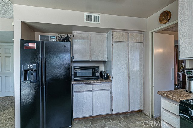 Detail Gallery Image 13 of 26 For 420 E Park Ave, Santa Maria,  CA 93454 - 4 Beds | 2 Baths