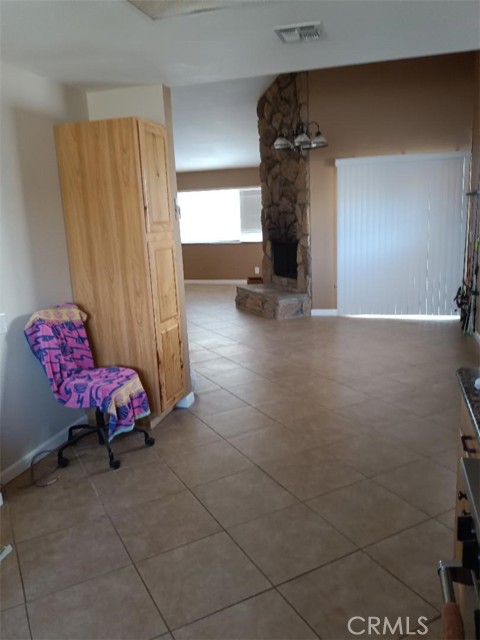 26930 Lakeview Drive, Helendale CA: https://media.crmls.org/medias/ad28875c-3e44-4d47-b6f3-517b5530ae89.jpg