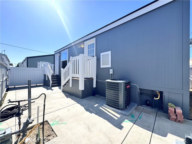 7560 Woodman Place, Van Nuys CA: https://media.crmls.org/medias/ad2974a8-3764-4b03-a991-dd9d301ea3bc.jpg