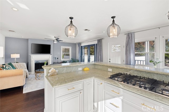 Detail Gallery Image 14 of 42 For 625 Camino Real, Redondo Beach,  CA 90277 - 3 Beds | 2 Baths